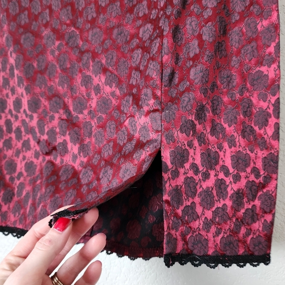 COLUMS II BY MIRRORS x VINTAGE 90s red satin floral brocade mini skirt lace trim - Picture 5 of 9